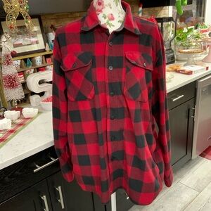 Wrangler Shirt Mens Size Large Red Black Fleece Plaid Work Pockets Button Up